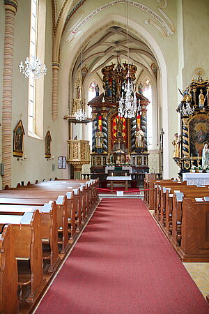 St. Gotthard, Pfarrkirche St. Gotthard, Blick in das Kircheninnere